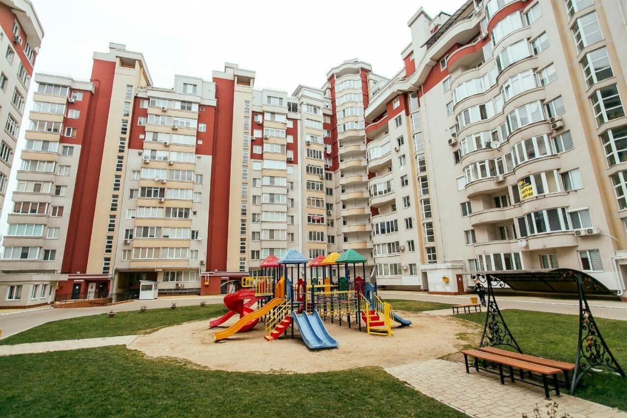 Luxrent Lägenhet Chişinau Exteriör bild