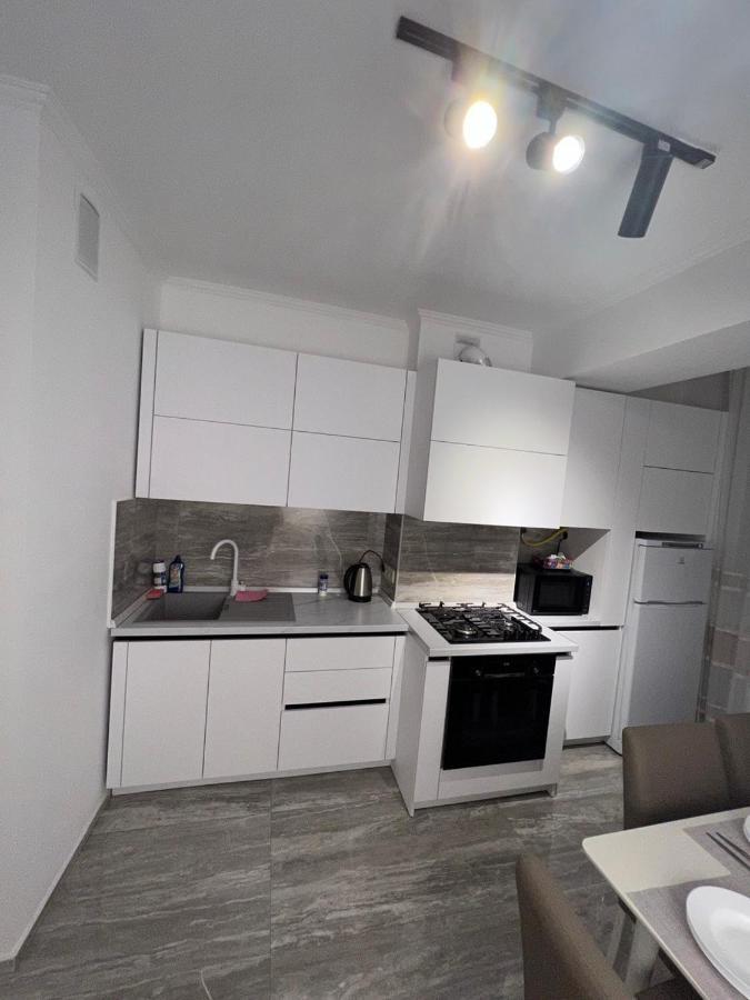 Luxrent Lägenhet Chişinau Exteriör bild