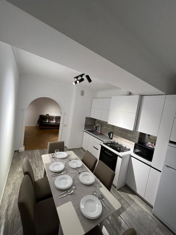 Luxrent Lägenhet Chişinau Exteriör bild
